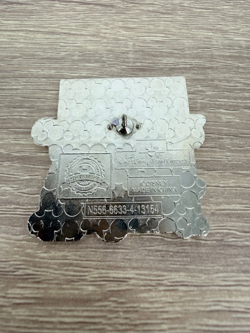 Disneyland Resort Mickey & Minnie Enamel Pin - Blue Background